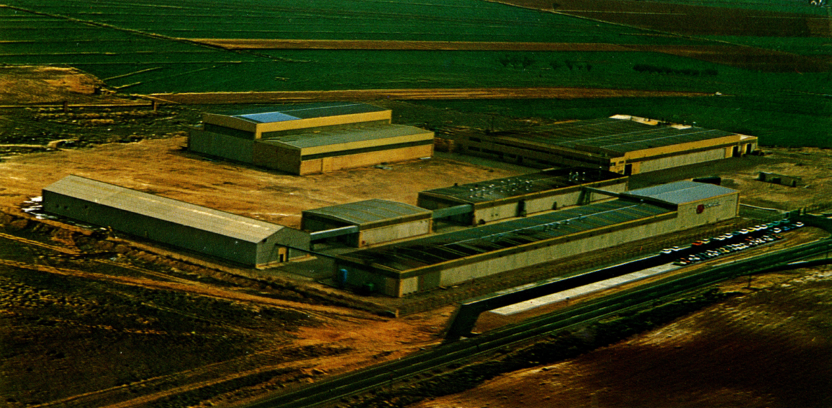 Foto histórica de la planta de producción
